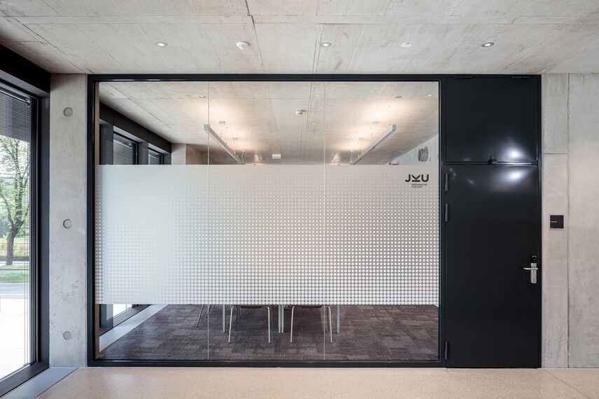 presto 50 Ramen and fuego light Deuren - Faculteit Geneeskunde, Linz located in Linz, Oostenrijk