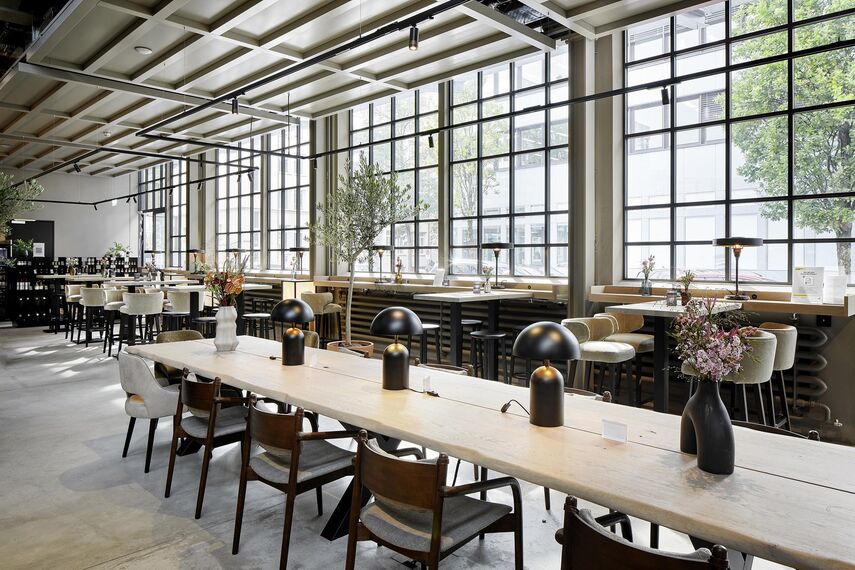 unico xs Fenêtres and unico Portes - Transformation Shedhalle, Zug located in Zug, Suisse