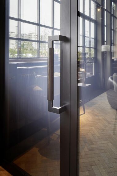 unico xs Fenêtres and unico Portes - Transformation Shedhalle, Zug located in Zug, Suisse