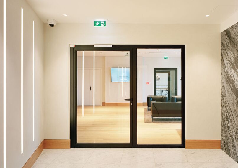 unico Fenêtres, fuego light Portes and presto 50 Portes - Jungfernstieg, Hambourg located in Hamburg, Allemagne