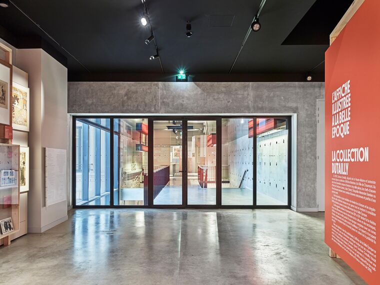 unico Ramen and thermfix vario Vliesgevels - Le Signe, Nationaal Centrum voor Grafisch Ontwerp located in Chaumont, Frankrijk