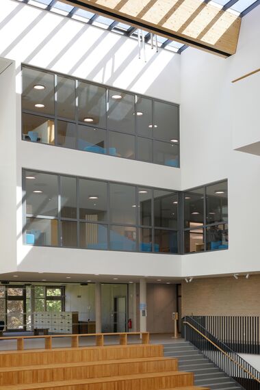 fuego light Fenêtres, fuego light Portes, presto 60s Portes and presto 50 Portes - Centre de formation professionnelle BBZ Dithmarschen located in Heide, Allemagne