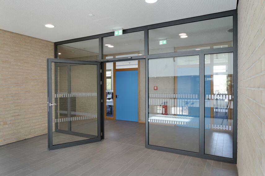 fuego light Fenêtres, fuego light Portes, presto 60s Portes and presto 50 Portes - Centre de formation professionnelle BBZ Dithmarschen located in Heide, Allemagne