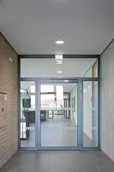 fuego light Fenêtres, fuego light Portes, presto 60s Portes and presto 50 Portes - Centre de formation professionnelle BBZ Dithmarschen located in Heide, Allemagne