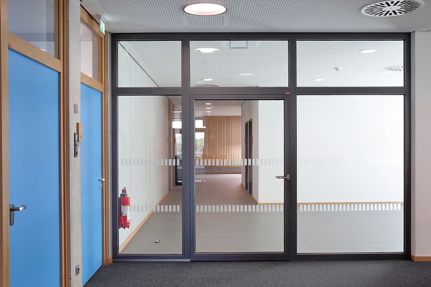fuego light Fenêtres, fuego light Portes, presto 60s Portes and presto 50 Portes - Centre de formation professionnelle BBZ Dithmarschen located in Heide, Allemagne