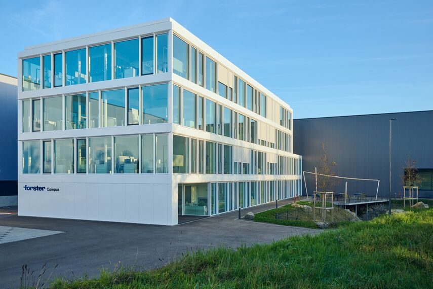 unico Ramen, fuego light Deuren, thermfix vario Vliesgevels, unico Deuren, fuego light Schuiframen, unico Schuiframen and presto xs Deuren - Forster Campus, Romanshorn, Zwitserland located in Romanshorn, Zwitserland