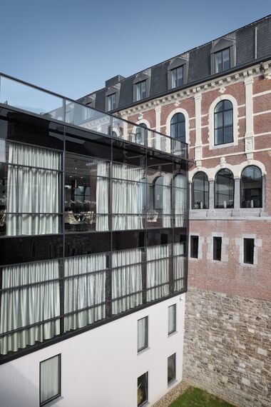 unico xs Fenêtres, unico Fenêtres, unico Portes and thermfix light Murs-rideaux - Van der Valk Sélys Liège : patrimoine et confort moderne en harmonie located in Luik, Belgique