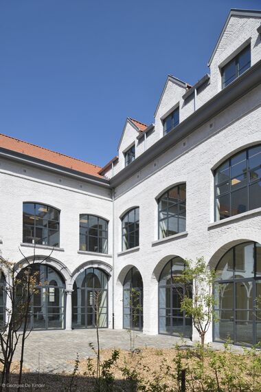 unico Ramen and unico Deuren - Een nieuwe toekomst voor de Spaanse Kroon located in Brussels, België