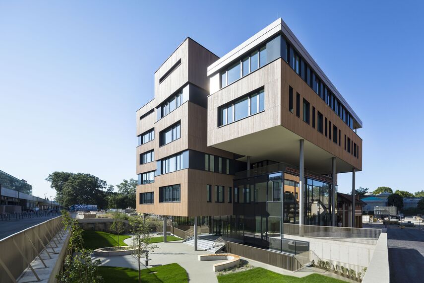 thermfix vario Murs-rideaux, fuego light Fenêtres, presto 50 Portes and unico Portes - Olly-Schwarz-Schule à Vienne located in Wien, Autriche