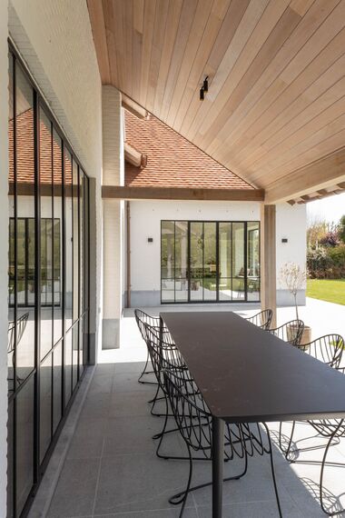 Habitation rurale avec fenêtres forster