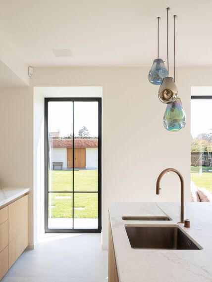 Habitation rurale avec fenêtres forster