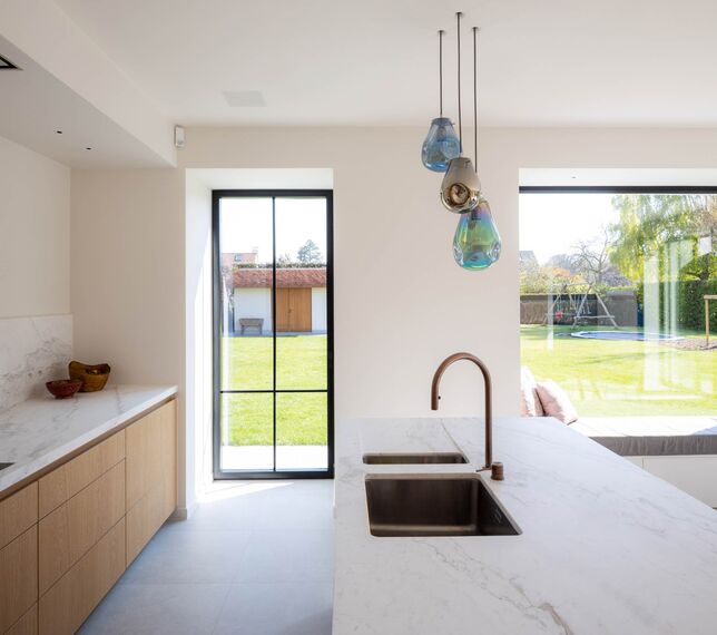 Habitation rurale avec fenêtres forster