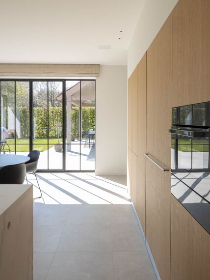 Habitation rurale avec fenêtres forster