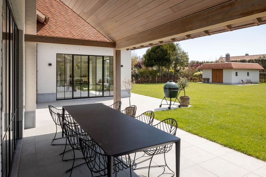 Habitation rurale avec fenêtres forster