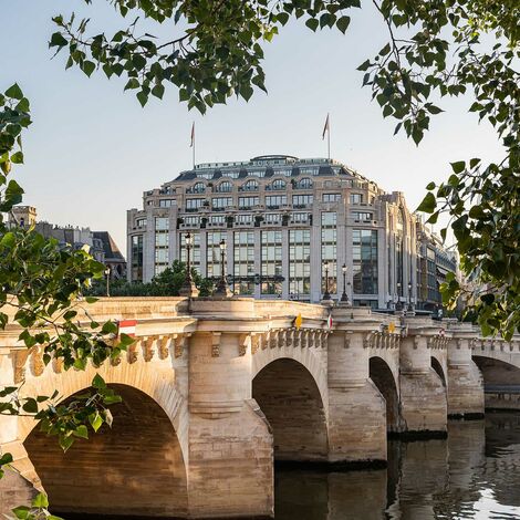 unico Fenêtres, unico xs Fenêtres and fuego light Portes - La Samaritaine, Paris located in Paris, France