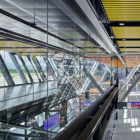 fuego light Portes, fuego light Coulissants and thermfix light Murs-rideaux - Terminal de l'aéroport, Genève located in Geneva, Suisse