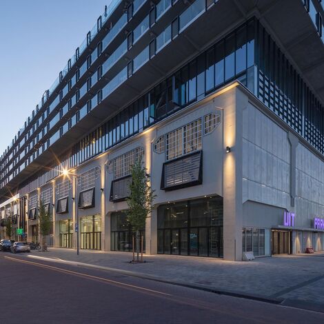 presto 50 Deuren, presto 50 Ramen, unico xs Ramen and thermfix vario Vliesgevels - Fenix I, Rotterdam, Nederland located in Rotterdam, Nederland
