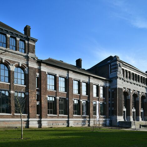 unico xs Ramen and unico xs Deuren - Zénobe Gramme: van erfgoed naar kenniscentrum located in Charleroi, België