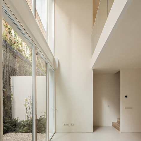 unico Deuren and unico Ramen - Alba, Lissabon located in Lisbon, Portugal