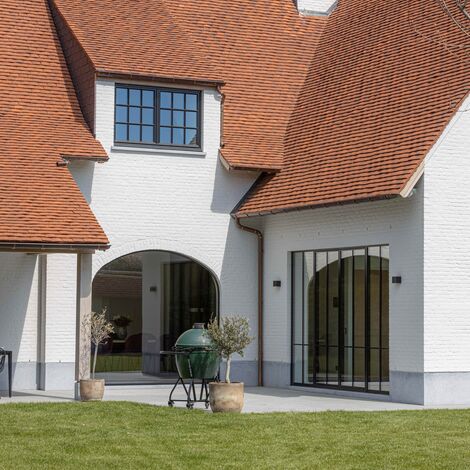 Habitation rurale avec fenêtres forster