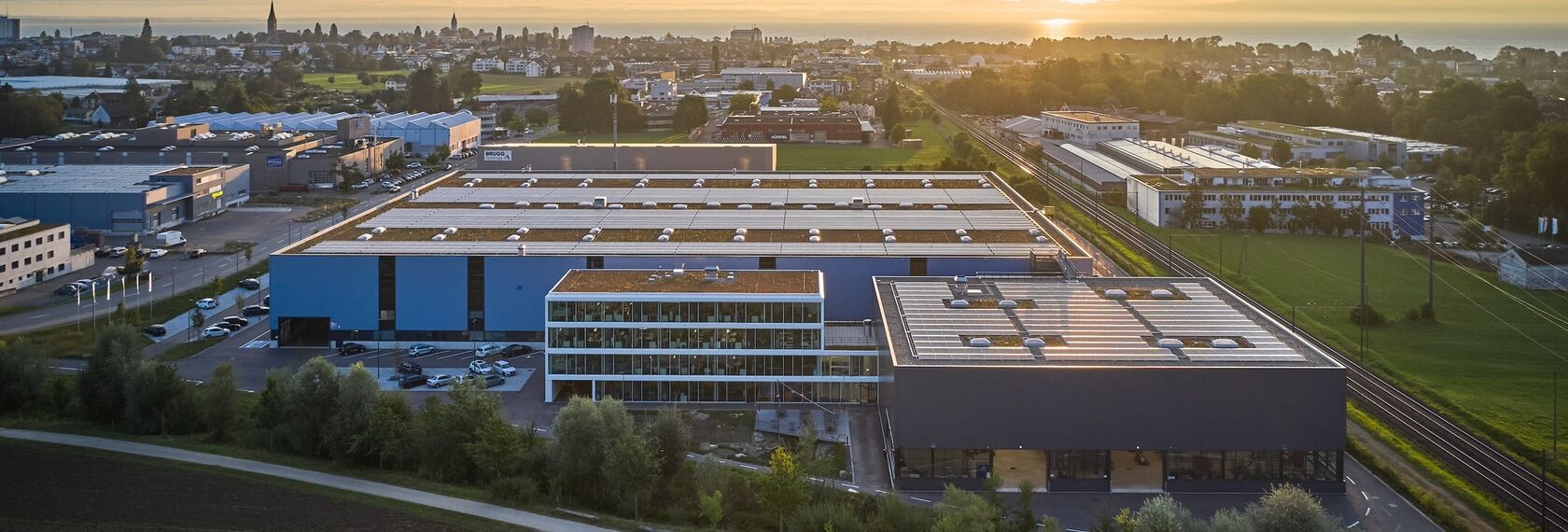 unico Ramen, fuego light Deuren, thermfix vario Vliesgevels, unico Deuren, fuego light Schuiframen, unico Schuiframen and presto xs Deuren - Forster Campus, Romanshorn, Zwitserland located in Romanshorn, Zwitserland
