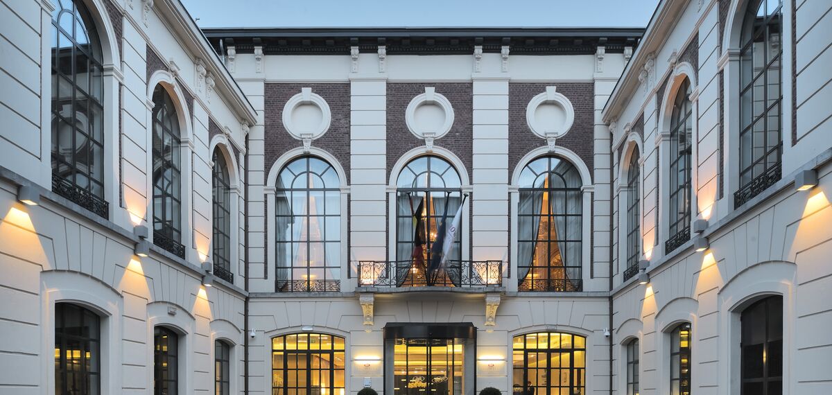 unico xs Fenêtres, unico Fenêtres, unico Portes and thermfix light Murs-rideaux - Van der Valk Sélys Liège : patrimoine et confort moderne en harmonie located in Luik, Belgique