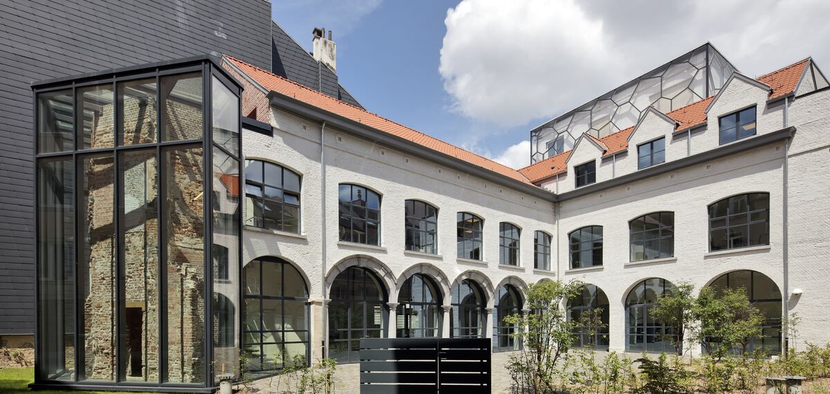 unico Ramen and unico Deuren - Een nieuwe toekomst voor de Spaanse Kroon located in Brussels, België