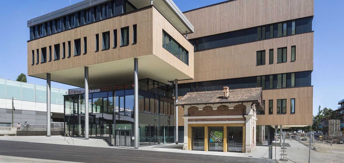 thermfix vario Murs-rideaux, fuego light Fenêtres, presto 50 Portes and unico Portes - Olly-Schwarz-Schule à Vienne located in Wien, Autriche