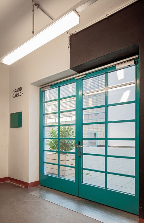 Groene brandwerende buitendeur in staal van Forster