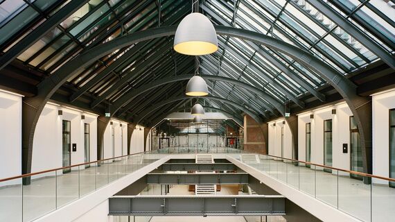 fuego light Fenêtres, fuego light Portes and thermfix vario Murs-rideaux - Work-Life-Center, Hambourg located in Hamburg, Allemagne