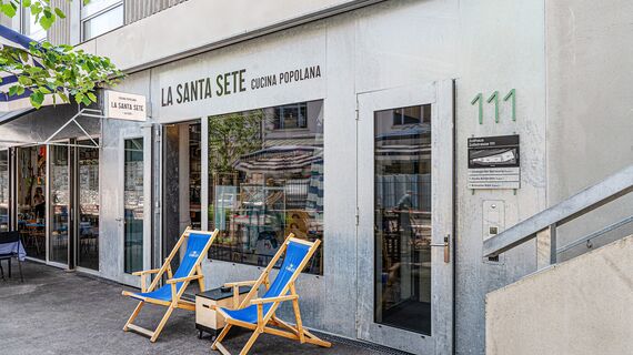 unico Ramen, unico Deuren and unico Schuiframen - Zollhaus, Zürich, Zwitserland located in Zürich, Zwitserland