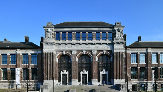 unico xs Ramen and unico xs Deuren - Zénobe Gramme: van erfgoed naar kenniscentrum located in Charleroi, België